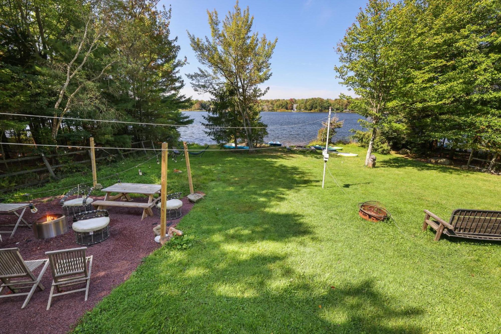 Zen Den - Pocono LakeFront with Hot Tub ! Pocono Summit Buitenkant foto